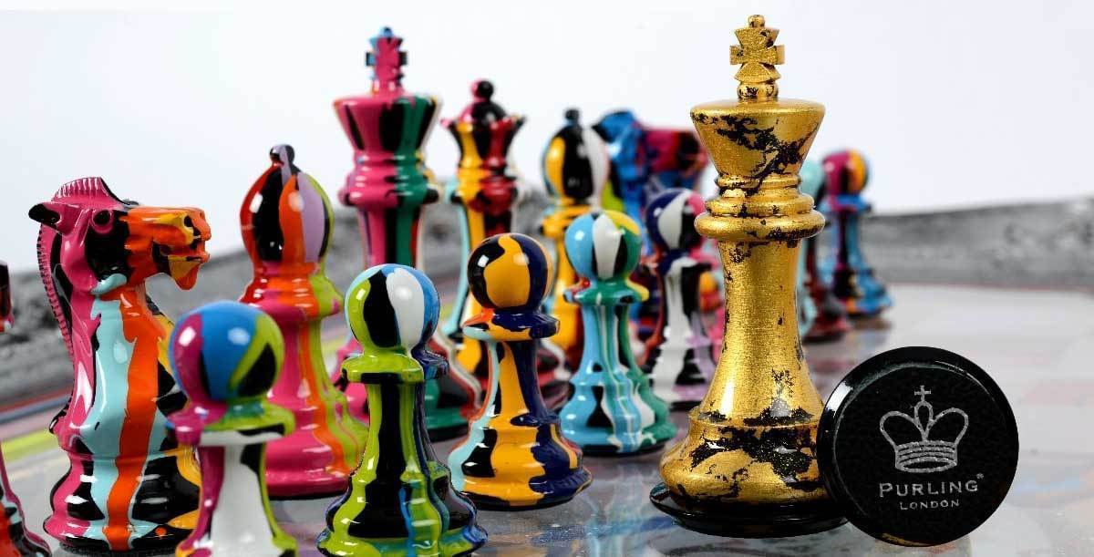 Lhouette: the All-Conquering Chess Set