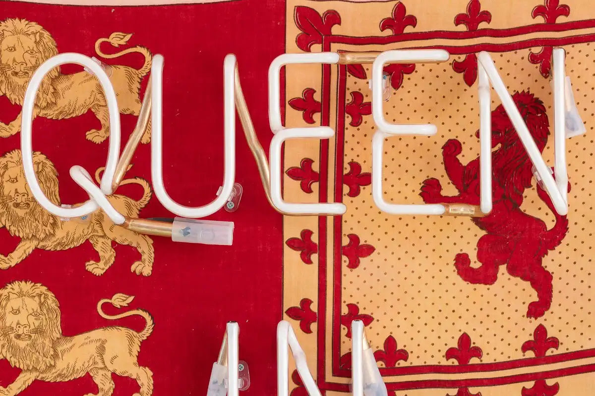 Queen In Residence (Medium) - Original by artist Mark Illuminati - Wyecliffe Galleries