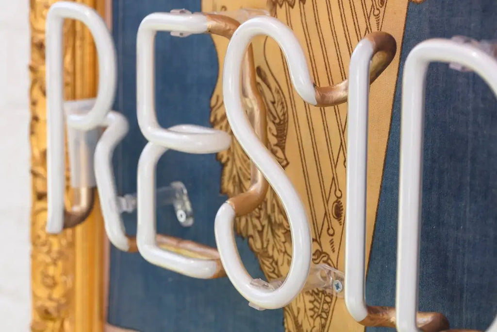 Queen In Residence (Medium) - Original by artist Mark Illuminati - Wyecliffe Galleries