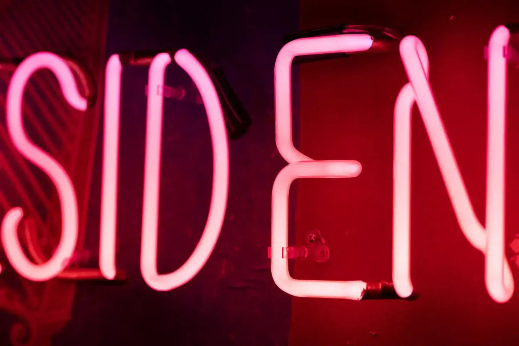 Queen In Residence - Original by artist Mark Illuminati - Wyecliffe Galleries