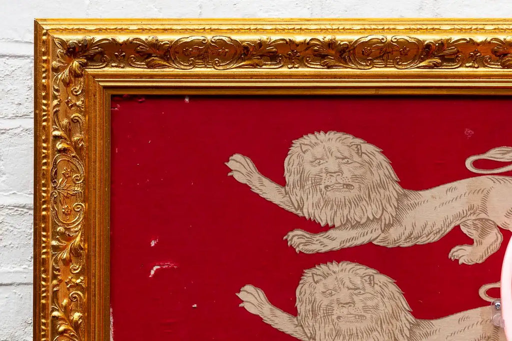 Queen In Residence - Original by artist Mark Illuminati - Wyecliffe Galleries