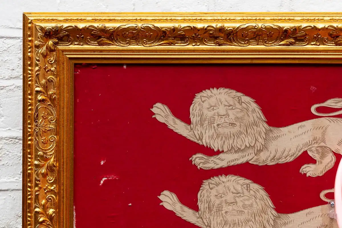 Queen In Residence - Original by artist Mark Illuminati - Wyecliffe Galleries