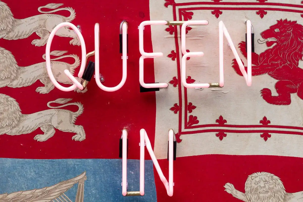 Queen In Residence - Original by artist Mark Illuminati - Wyecliffe Galleries