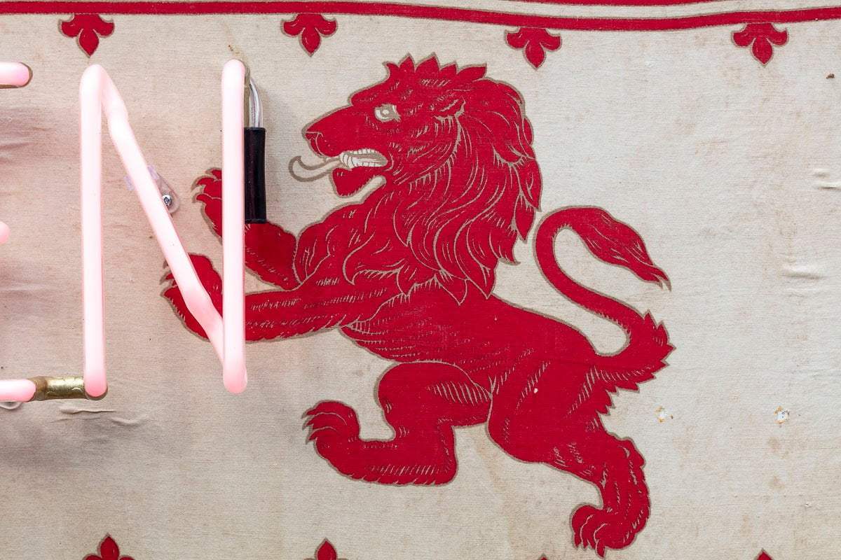 Queen In Residence - Original by artist Mark Illuminati - Wyecliffe Galleries