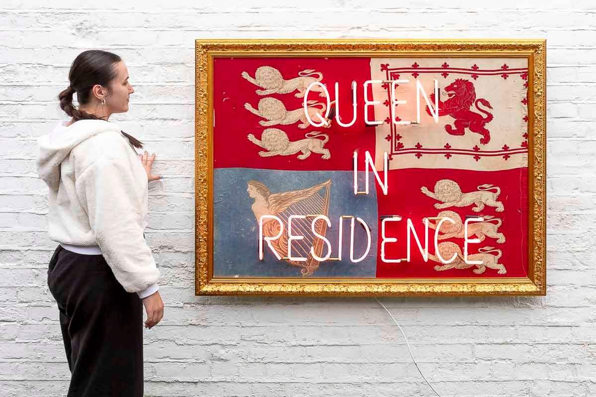 Queen In Residence - Original by artist Mark Illuminati - Wyecliffe Galleries