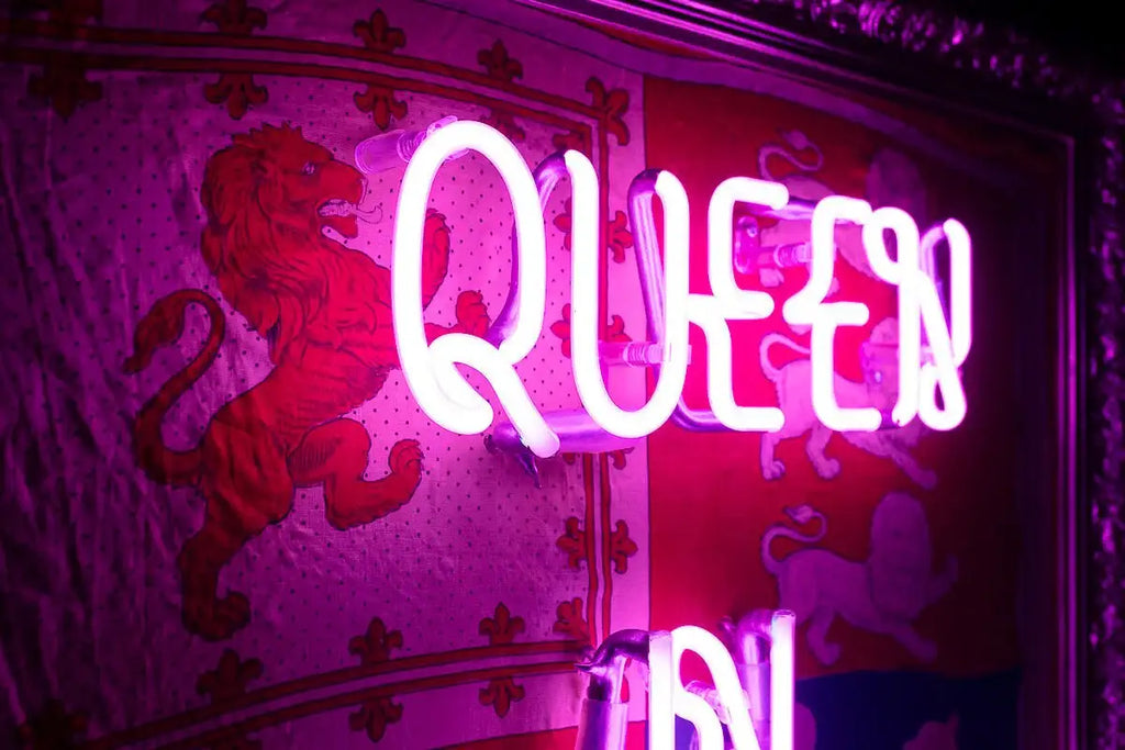 Queen In Residence (Small) - Original - SOLD by artist Mark Illuminati - Wyecliffe Galleries