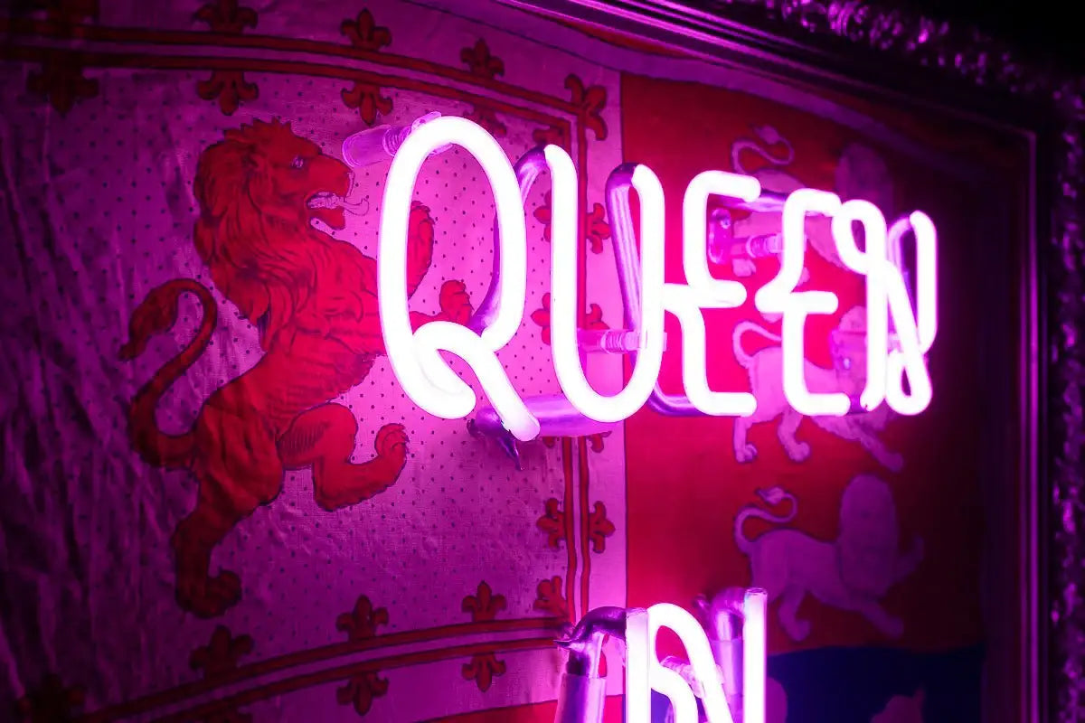 Queen In Residence (Small) - Original - SOLD by artist Mark Illuminati - Wyecliffe Galleries