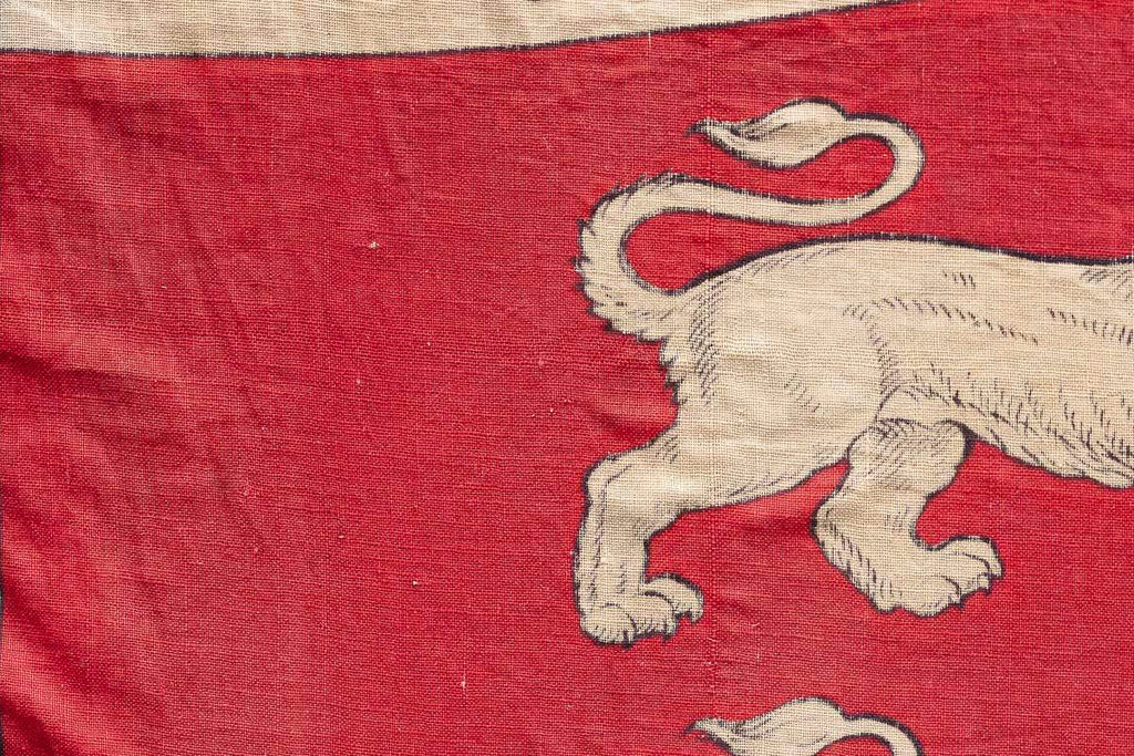 Queen In Residence (Small) - Original - SOLD by artist Mark Illuminati - Wyecliffe Galleries