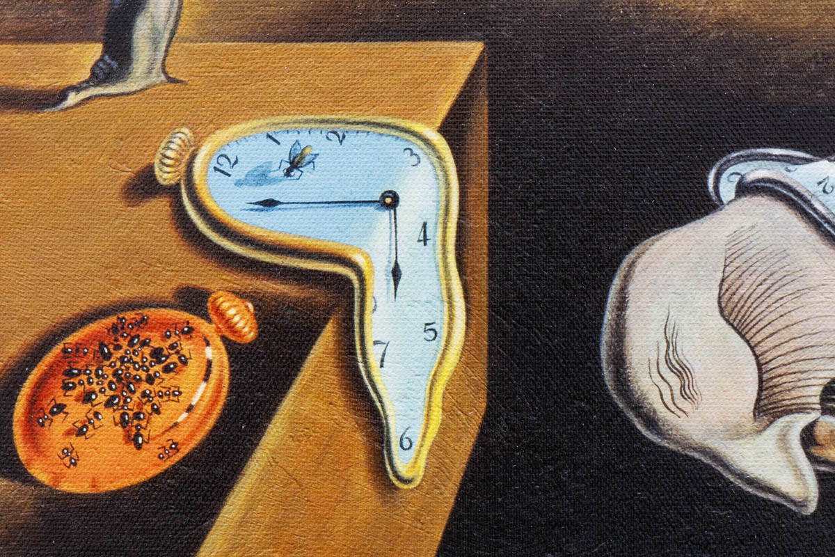 Часы дали течение времени. Dali Painting melting Clock. Разрывающаяся голова Рафаэля. Последовательность и постоянство. Patterns in Dali Painting melting Clock.