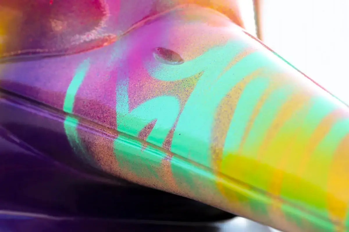 Kingfisher - Original Sculpture by artist Jeremy Olsen - Wyecliffe Galleries