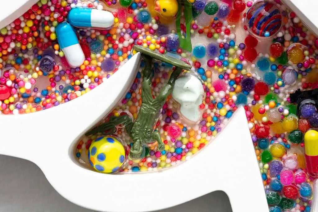 Pop De-Pendant: Messenger - Original - SOLD by artist Lhouette - Wyecliffe Galleries