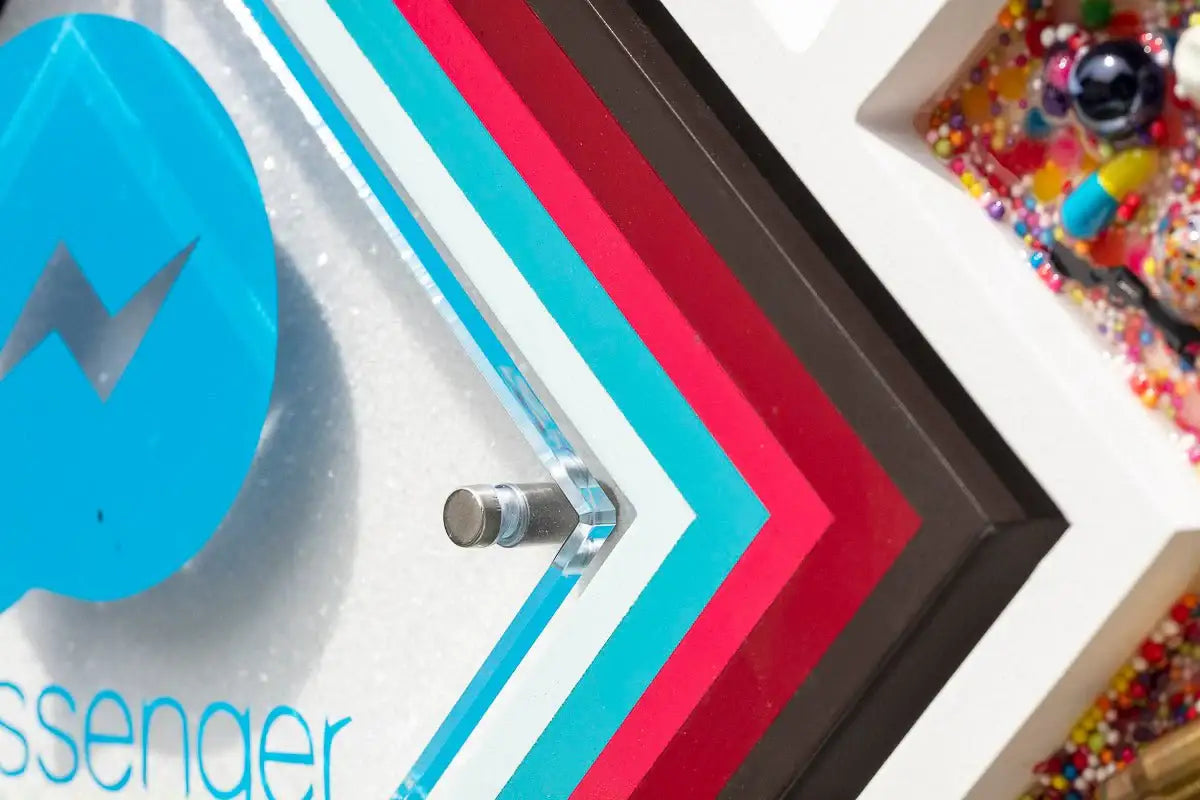 Pop De-Pendant: Messenger - Original - SOLD by artist Lhouette - Wyecliffe Galleries