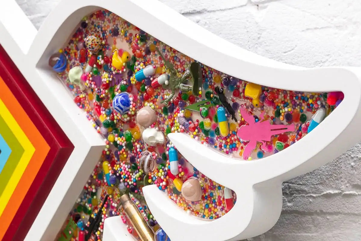 Pop De-Pendant: Happy Shopper - Original - SOLD by artist Lhouette - Wyecliffe Galleries