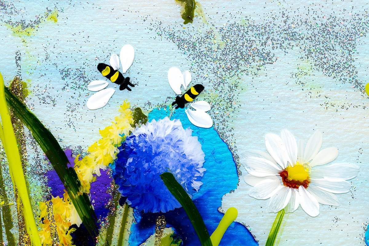 Bee Happy I - SOLD by artist Rozanne Bell - Wyecliffe Galleries