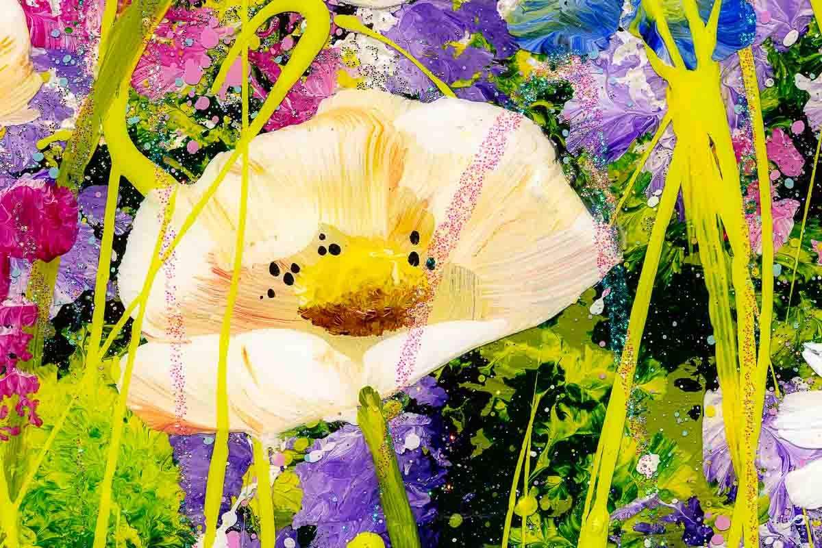 Bee's and Daisies - Original - SOLD by artist Rozanne Bell - Wyecliffe Galleries