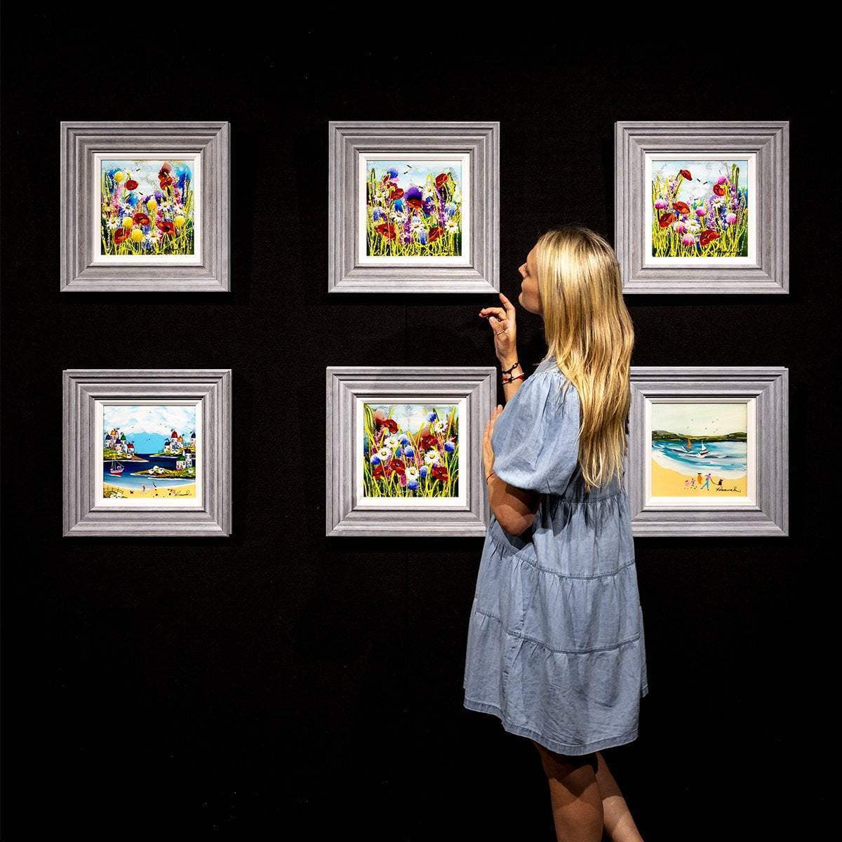 Busy Bees III - Original - SOLD by artist Rozanne Bell - Wyecliffe Galleries