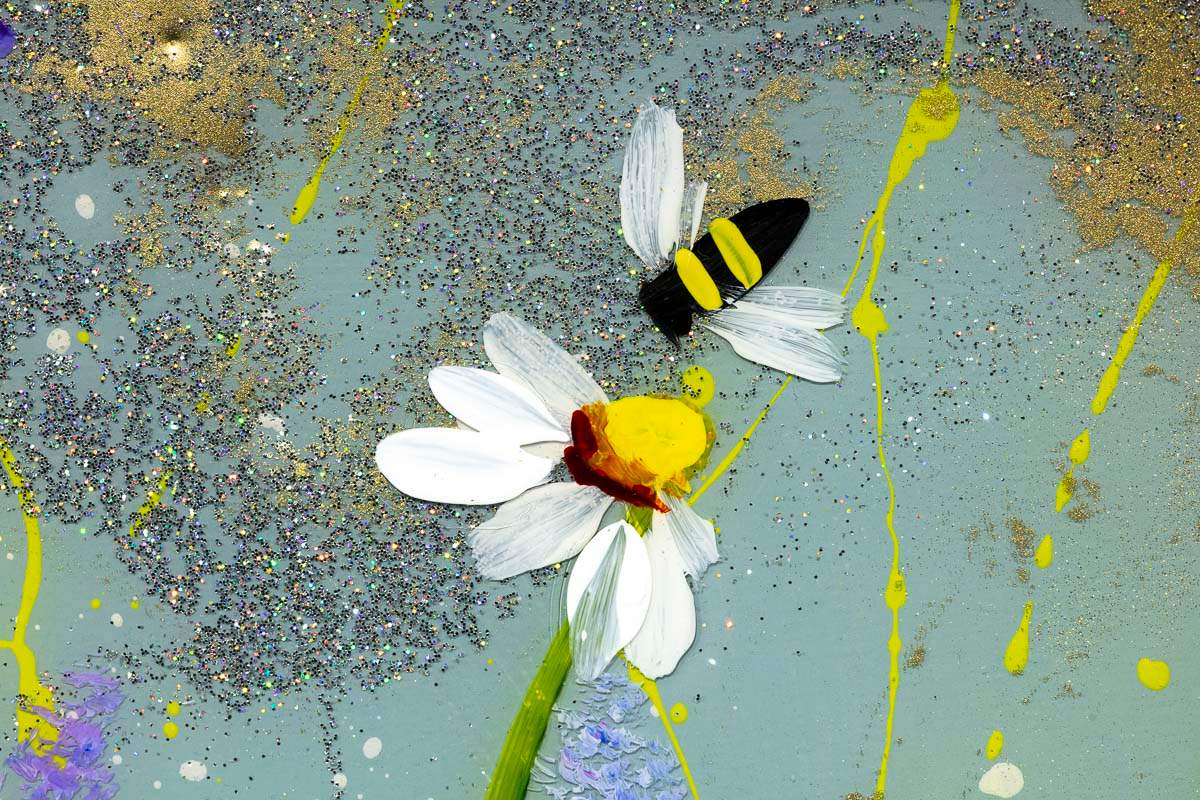 Buzzing Bee's - Original - SOLD by artist Rozanne Bell - Wyecliffe Galleries