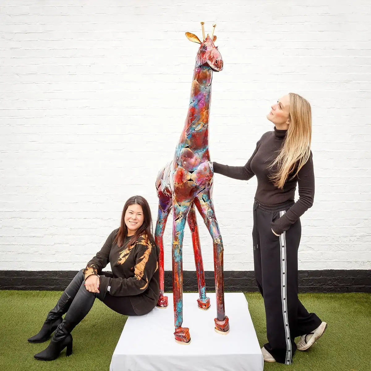 Twiga - Original Sculpture by artist Rozanne Bell - Wyecliffe Galleries